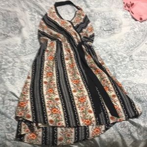 Adorable, floral midi dress with straps for a bow tie at waist